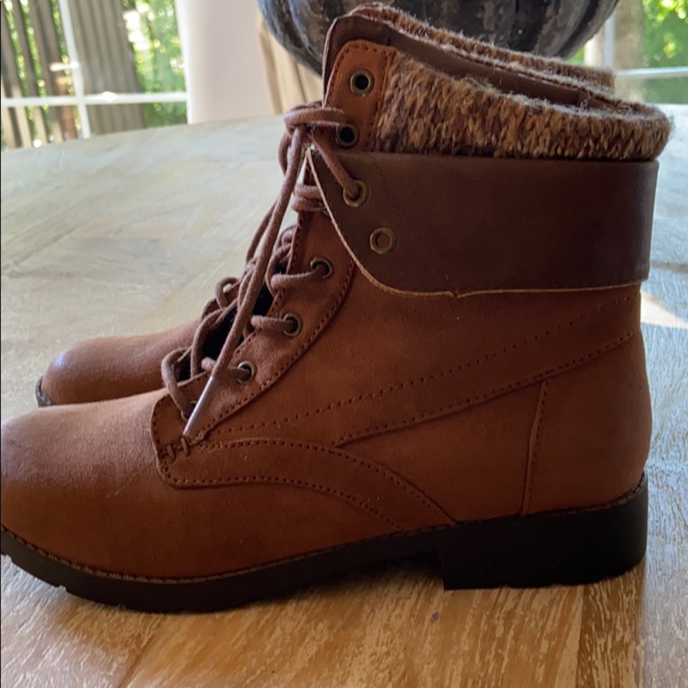 Boots - Picture 2 of 8